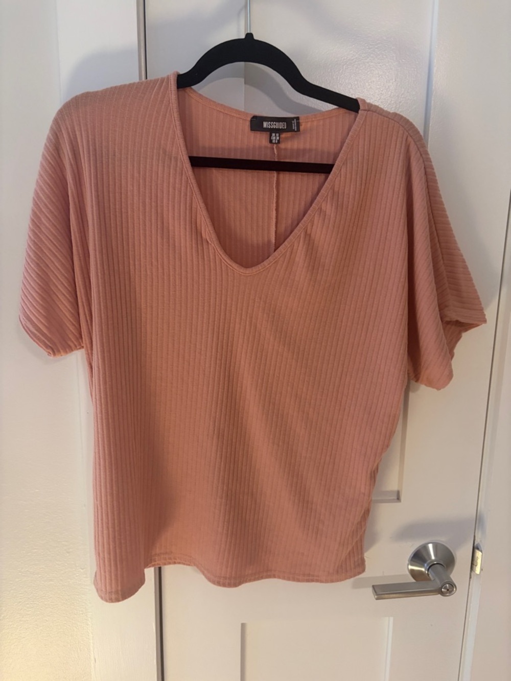 ⭐️Missguided Plus Ribbed V-Neck Short Sleeve Top in Dusty Rose